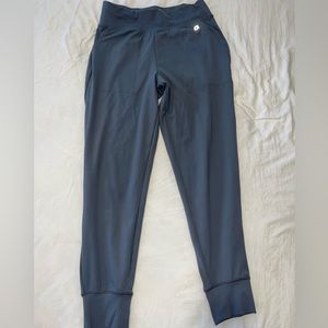 GapFit Studio High Rise Jogger - Gray - Size Small (S) - Barely worn